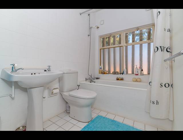 3 BEDROOM DUPLEX TO LET IN BORDEAUX